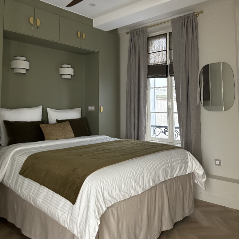 chambre impeccable après un nettoyage en profondeur